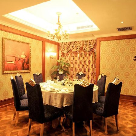 Chengdu French Theme Gold Palace Екстер'єр фото
