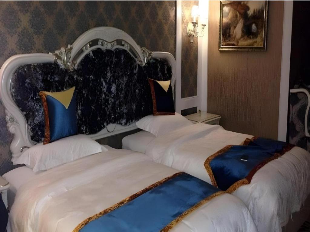 Chengdu French Theme Gold Palace Екстер'єр фото