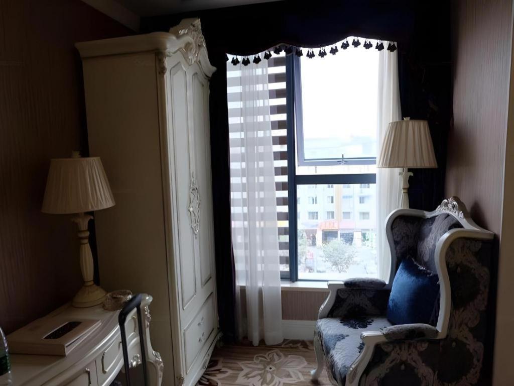 Chengdu French Theme Gold Palace Екстер'єр фото