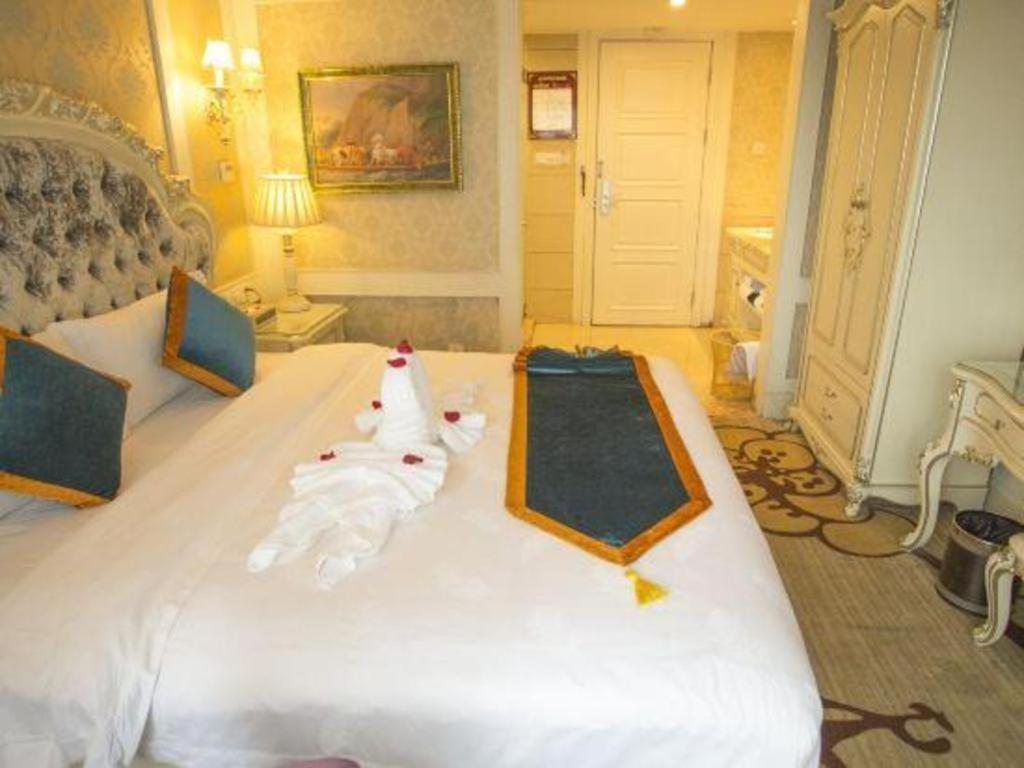 Chengdu French Theme Gold Palace Екстер'єр фото