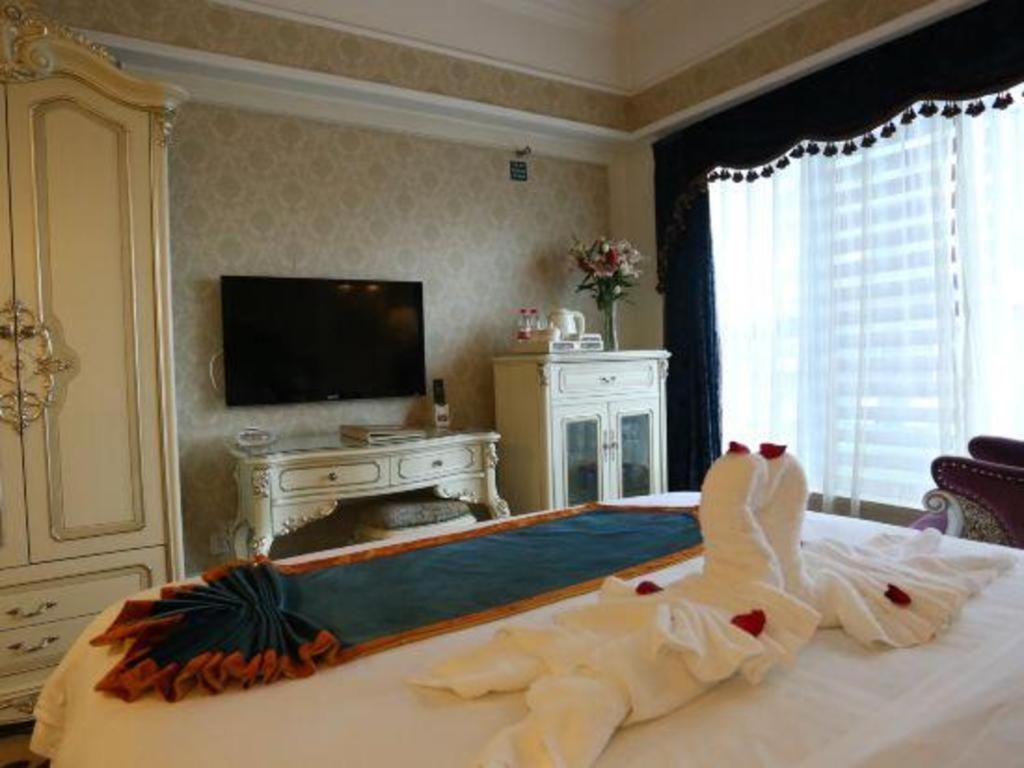 Chengdu French Theme Gold Palace Екстер'єр фото