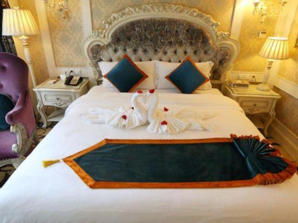 Chengdu French Theme Gold Palace Екстер'єр фото