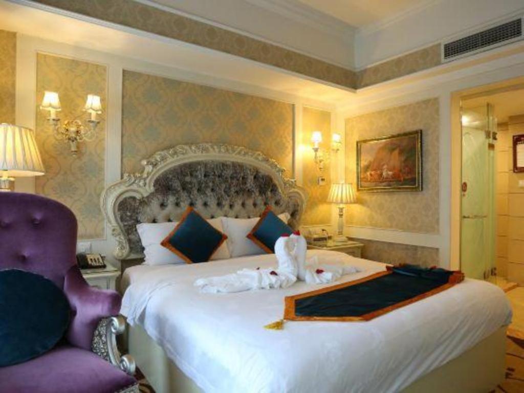 Chengdu French Theme Gold Palace Екстер'єр фото