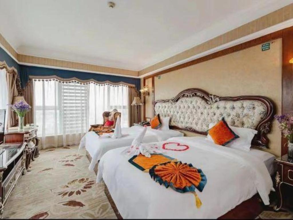 Chengdu French Theme Gold Palace Екстер'єр фото