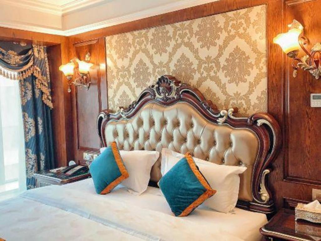 Chengdu French Theme Gold Palace Екстер'єр фото