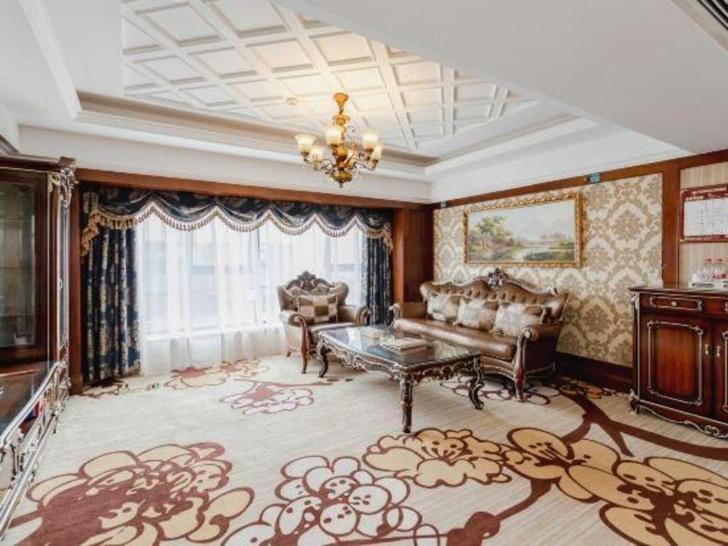 Chengdu French Theme Gold Palace Екстер'єр фото