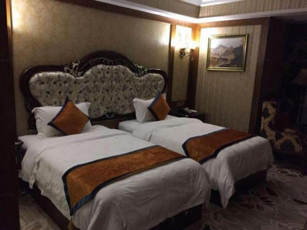 Chengdu French Theme Gold Palace Екстер'єр фото