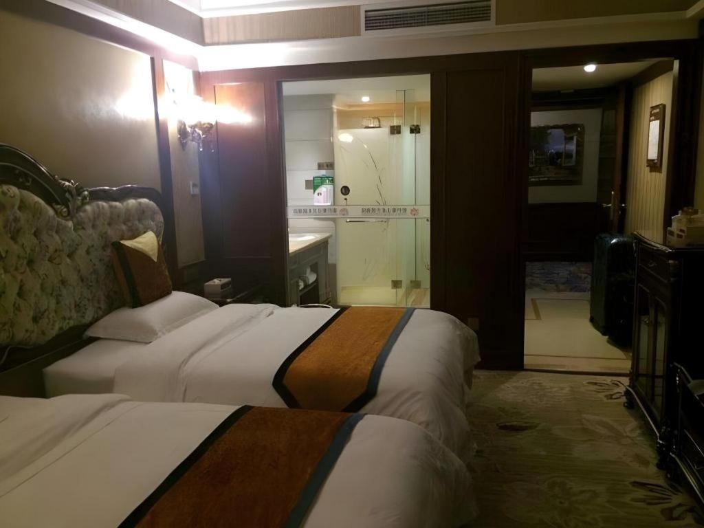 Chengdu French Theme Gold Palace Екстер'єр фото