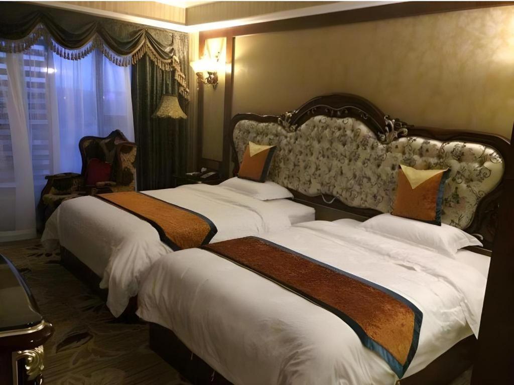 Chengdu French Theme Gold Palace Екстер'єр фото