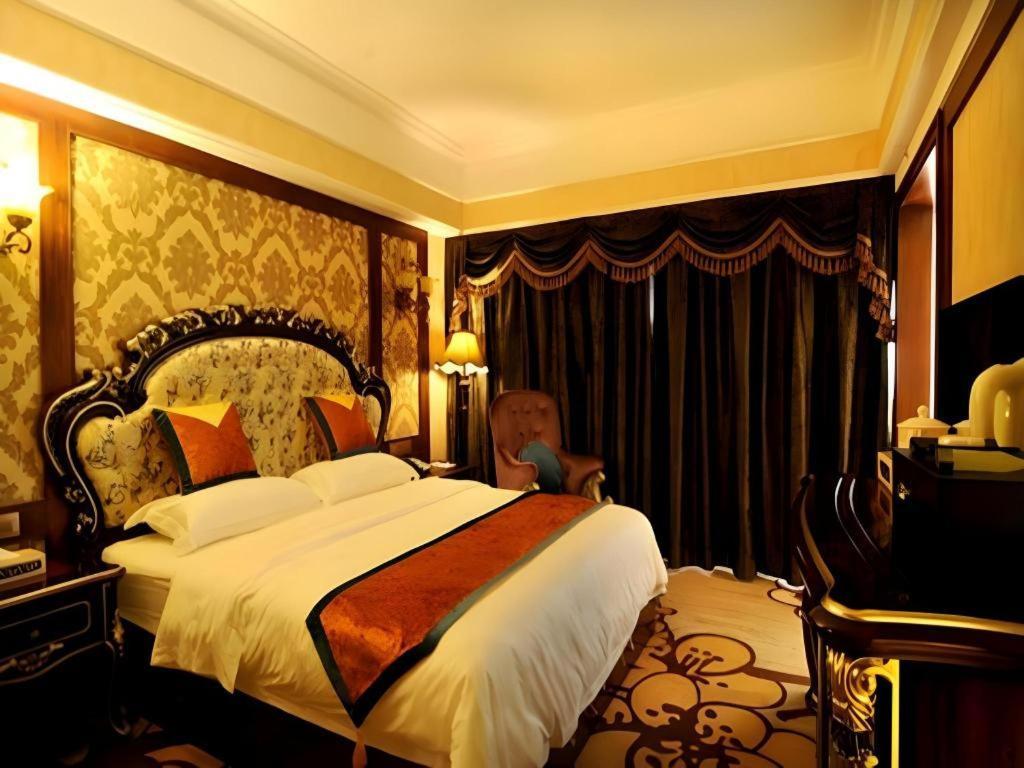 Chengdu French Theme Gold Palace Екстер'єр фото