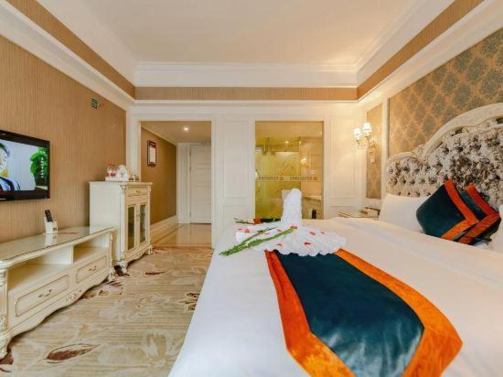 Chengdu French Theme Gold Palace Екстер'єр фото