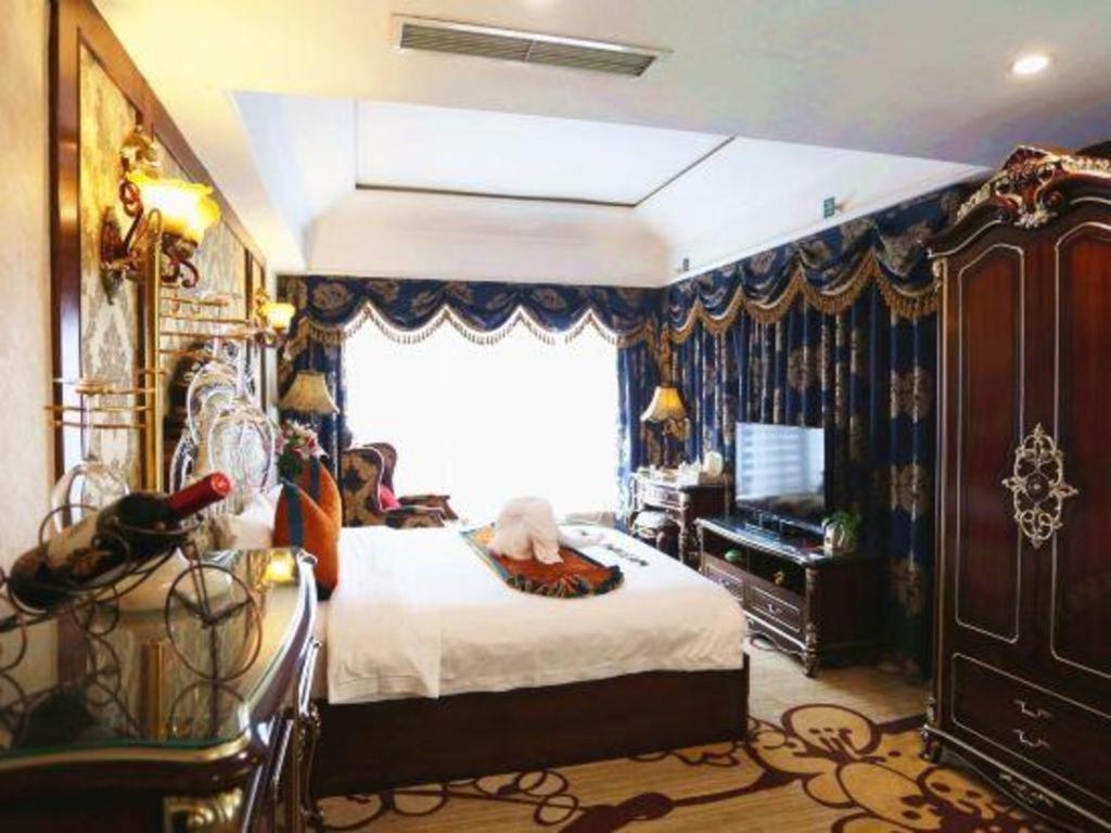Chengdu French Theme Gold Palace Екстер'єр фото