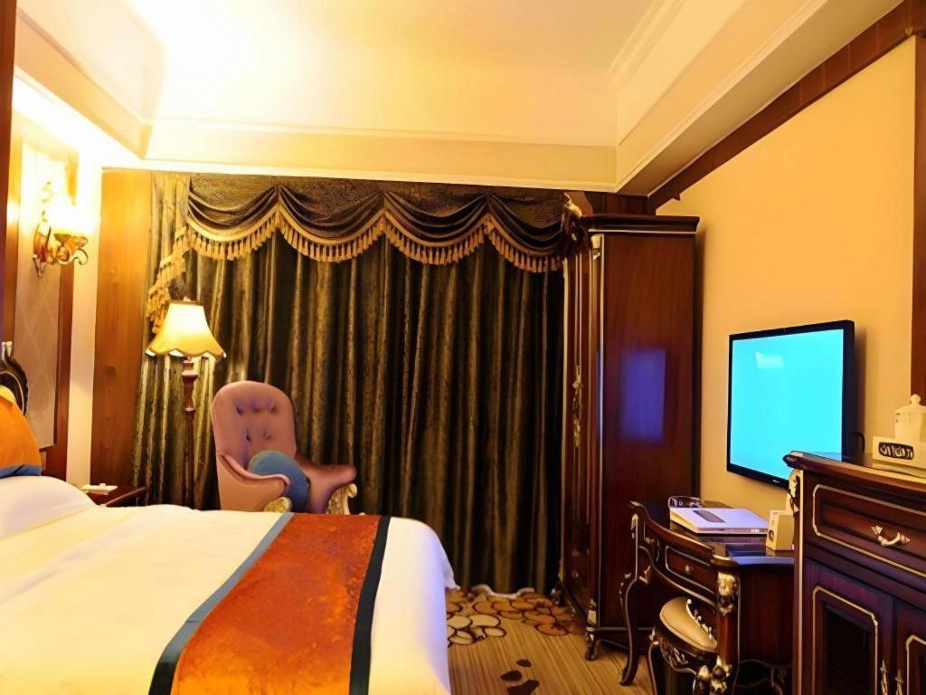 Chengdu French Theme Gold Palace Екстер'єр фото