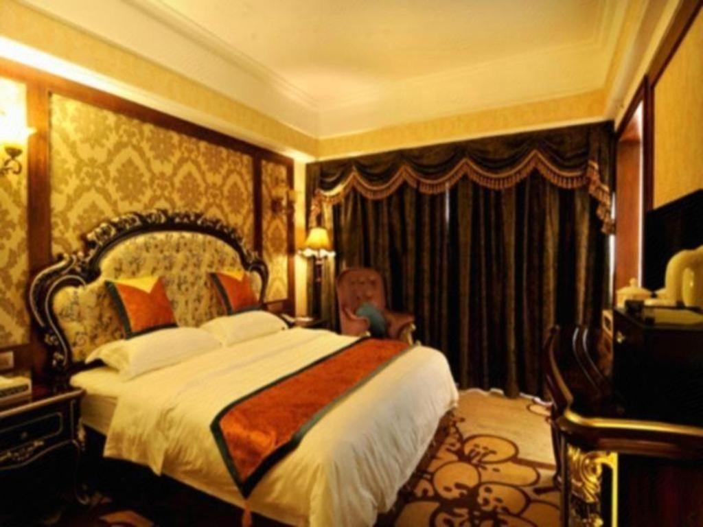 Chengdu French Theme Gold Palace Екстер'єр фото