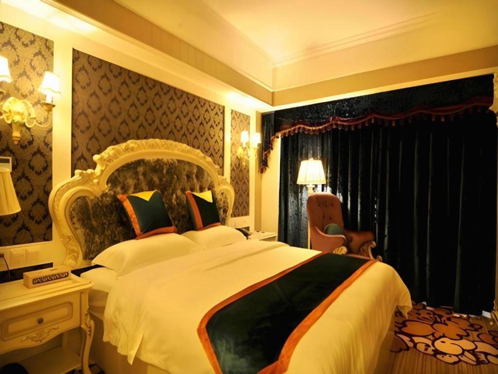 Chengdu French Theme Gold Palace Екстер'єр фото