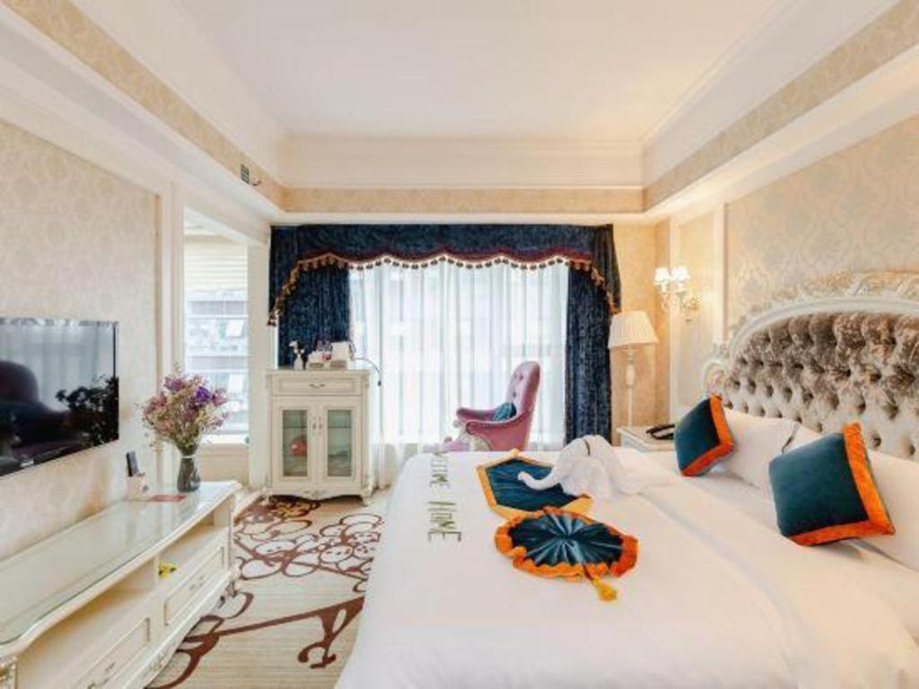 Chengdu French Theme Gold Palace Екстер'єр фото