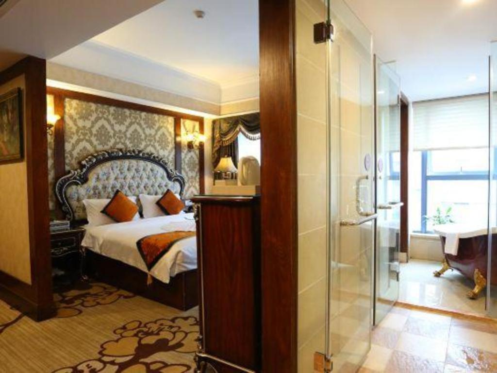Chengdu French Theme Gold Palace Екстер'єр фото