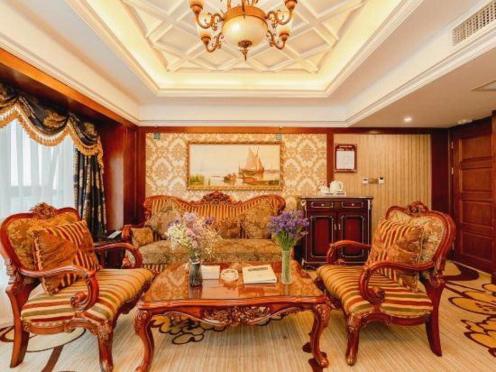 Chengdu French Theme Gold Palace Екстер'єр фото