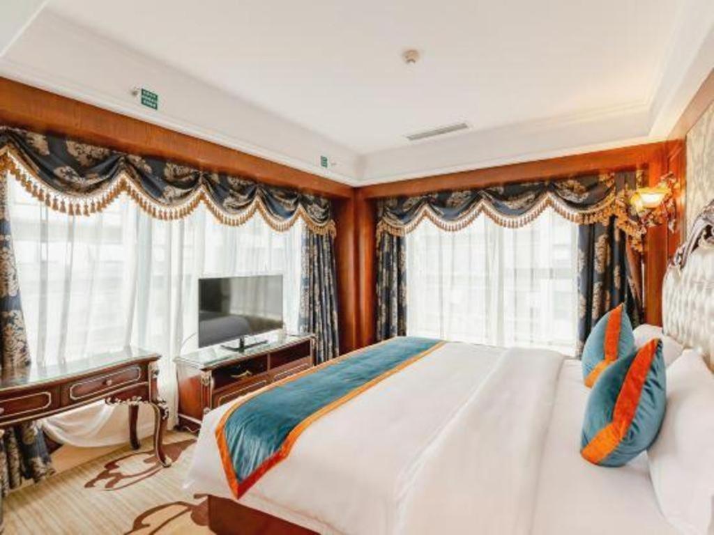 Chengdu French Theme Gold Palace Екстер'єр фото