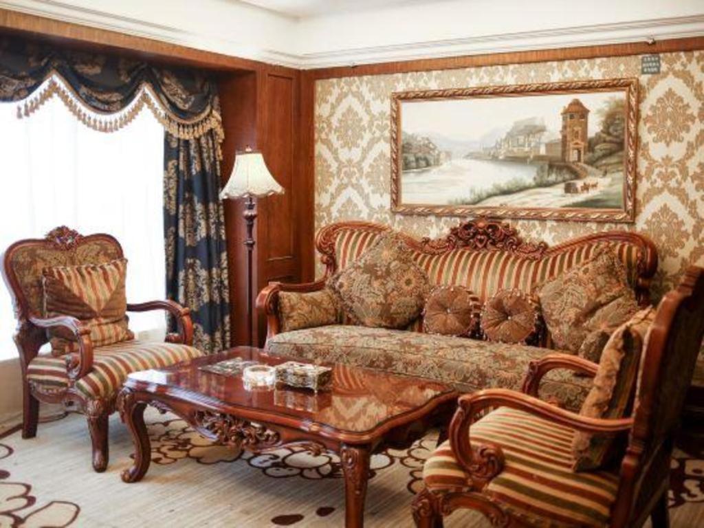 Chengdu French Theme Gold Palace Екстер'єр фото